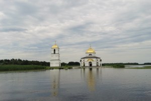 Затопленная церковь, Гусинцы